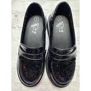 NWOT Girl’s Size 1 Art Class Glitter Patent Leather Chunky Loafers